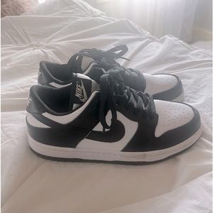 Nike Panda Dunks